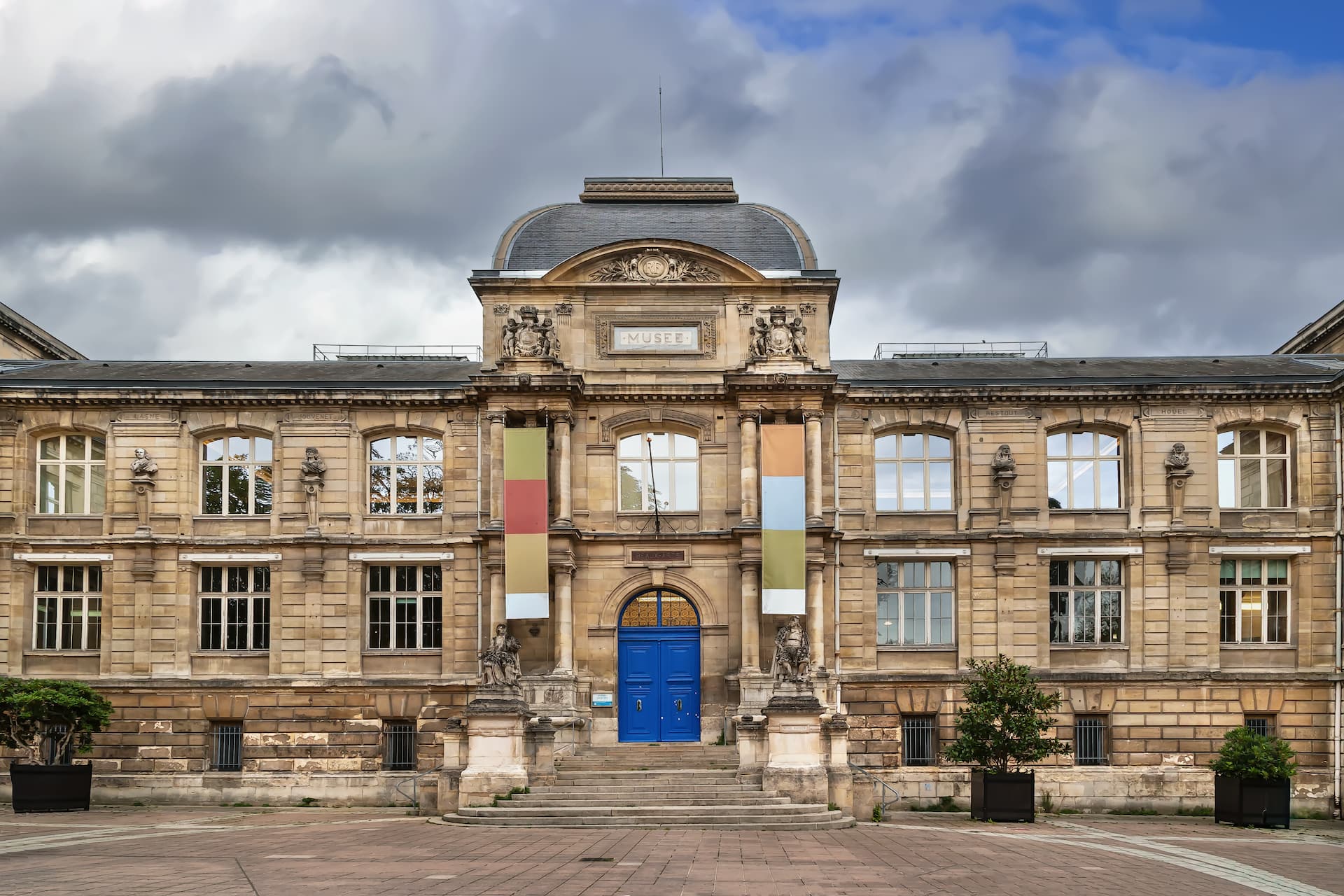 facade musee beaux arts rouen camping seine maritime